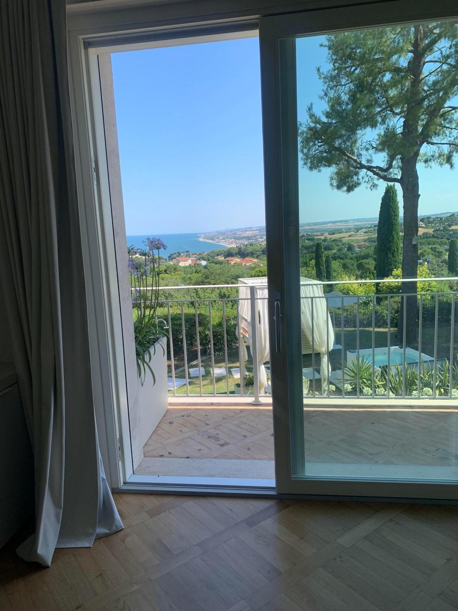 Tra Gli Alberi E Il Mare Bed & Breakfast *